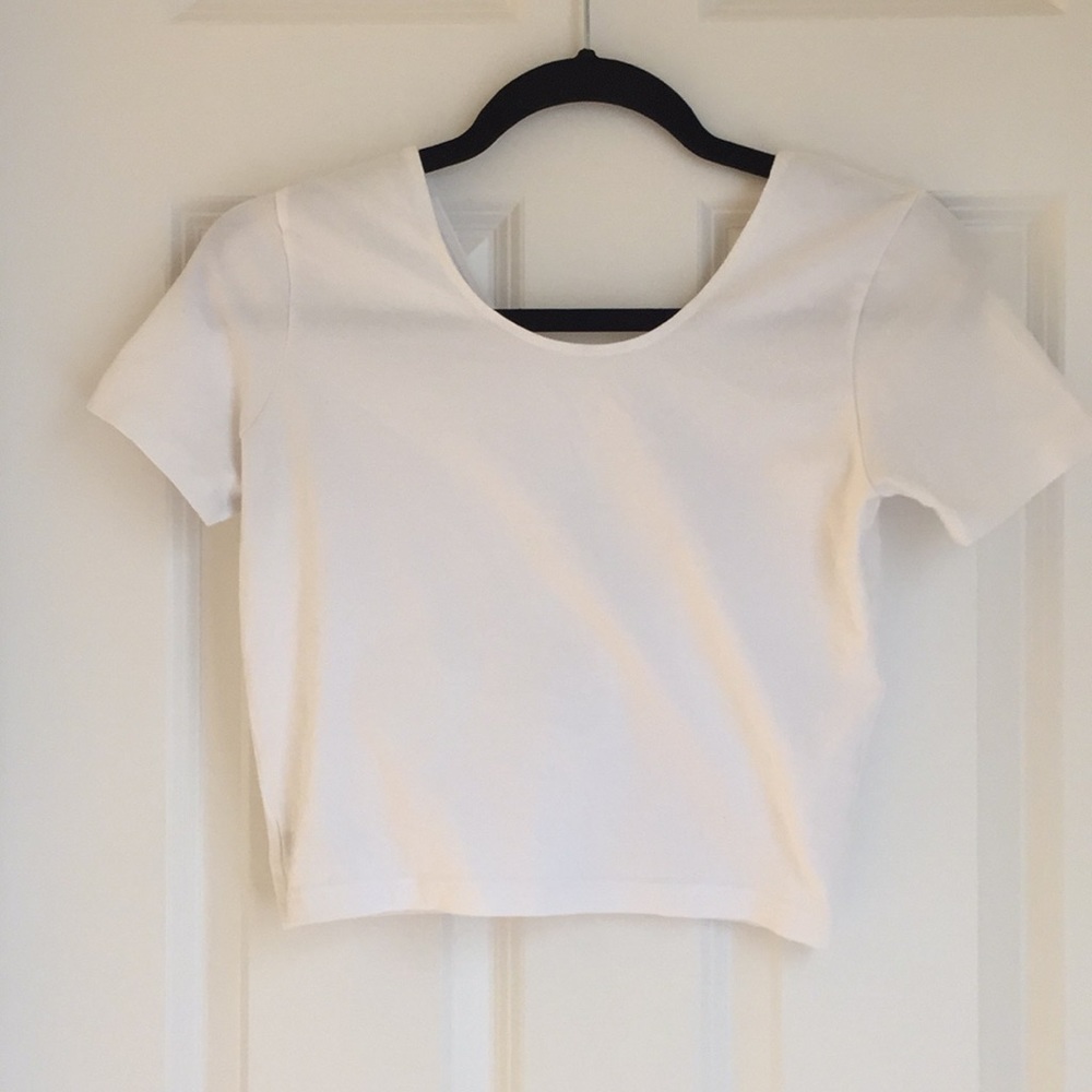 Short sleeve crop top